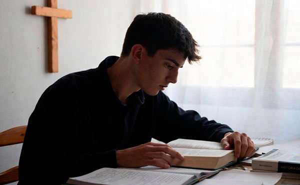 Étudie en sachant que Dieu te regarde : des habitudes catholiques pour ...